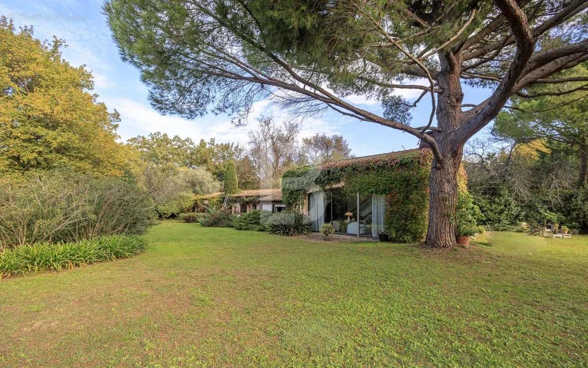 Maison à MOUGINS