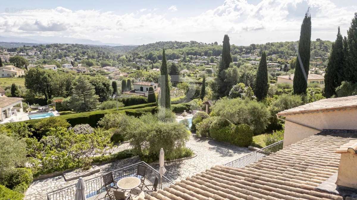 Maison à VALBONNE