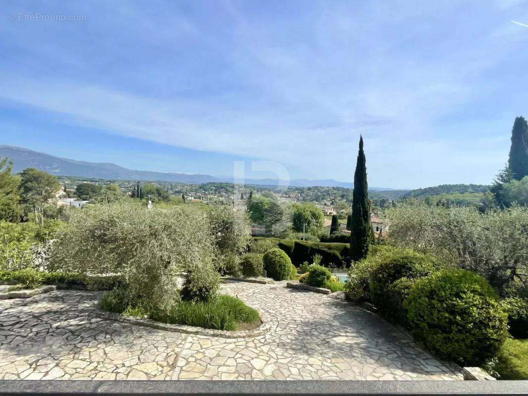 Maison à VALBONNE