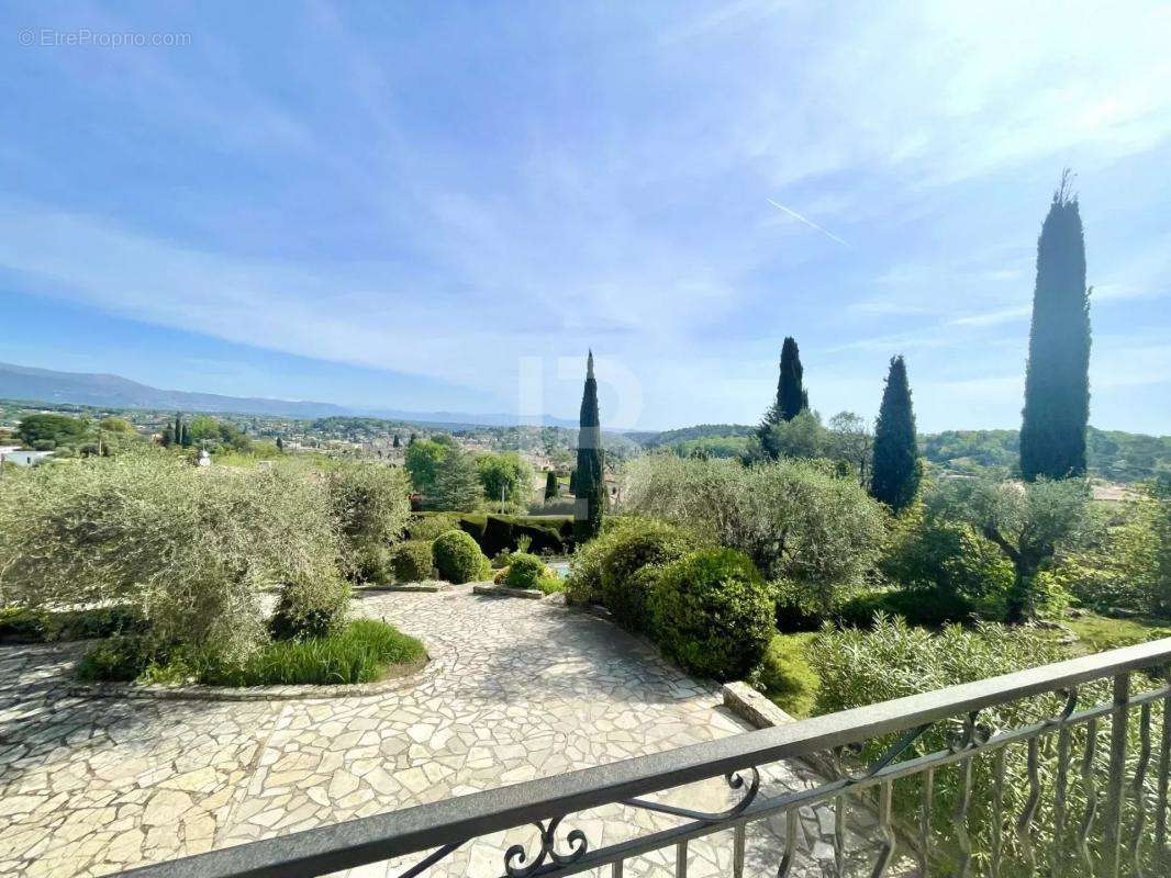 Maison à VALBONNE