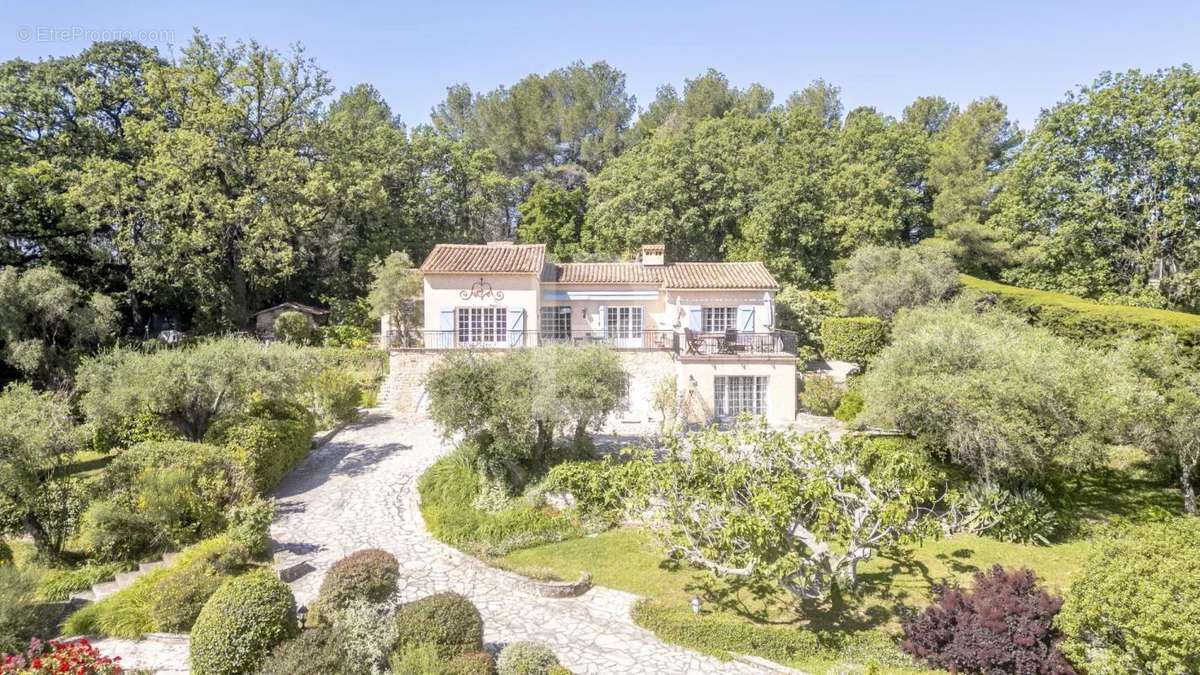 Maison à VALBONNE