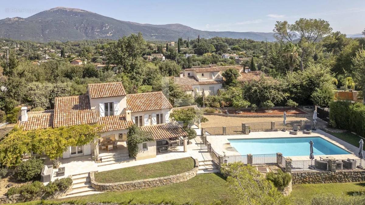 Maison à LE ROURET