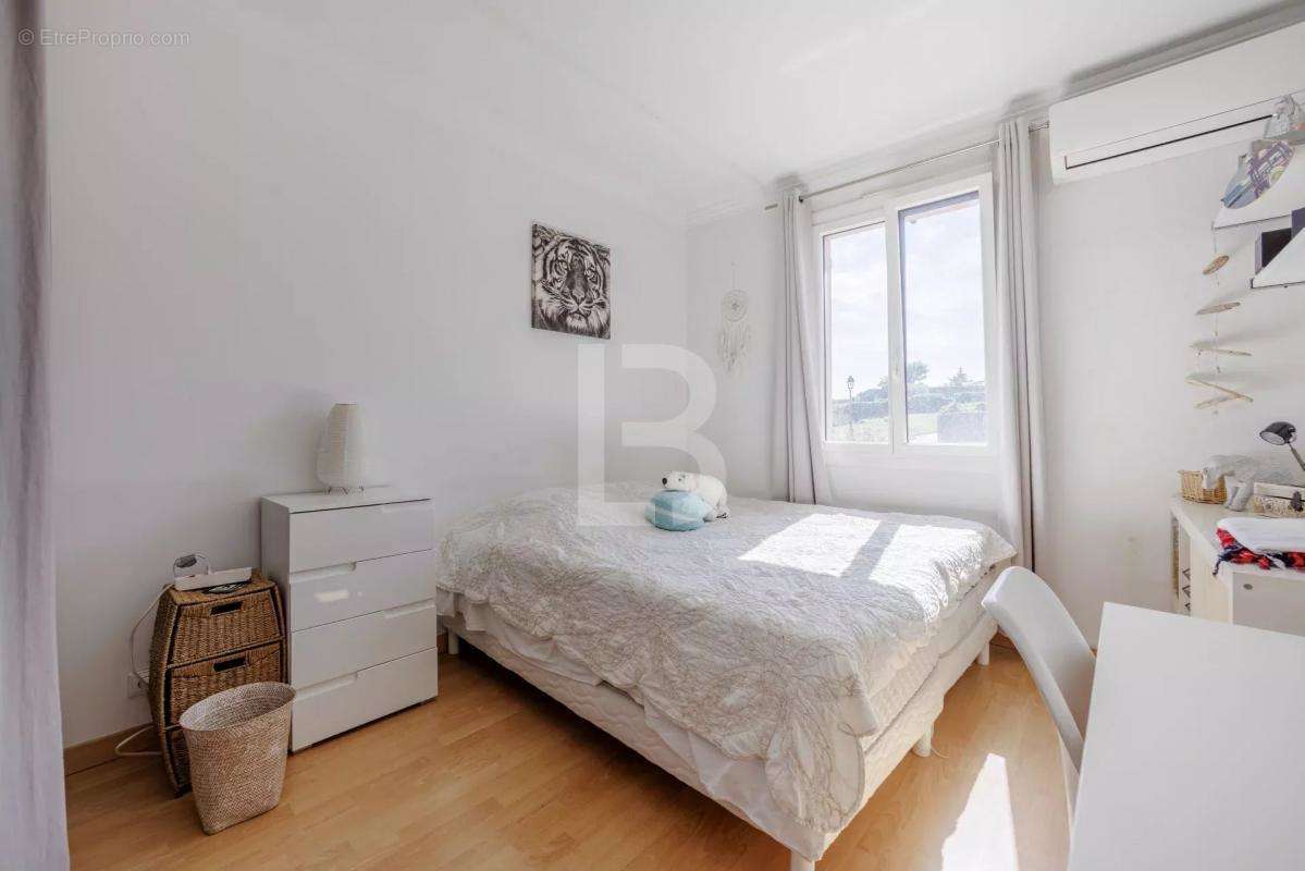 Appartement à VILLENEUVE-LOUBET