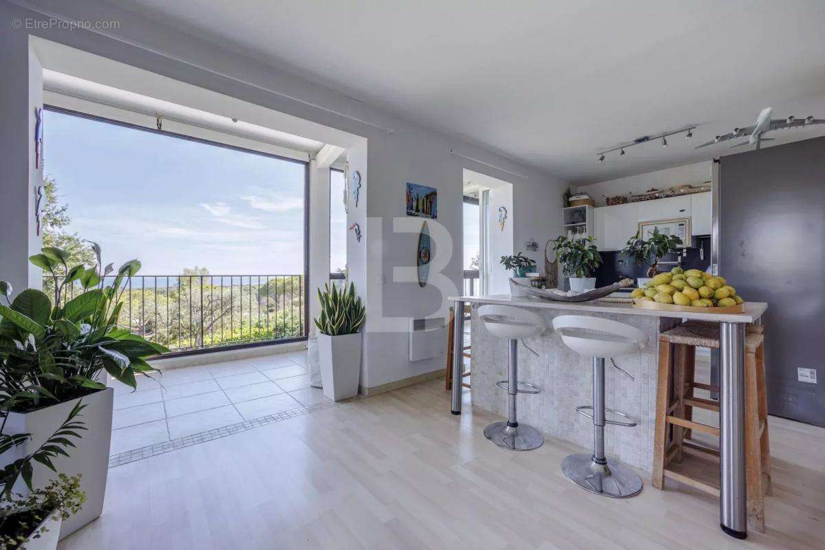 Appartement à VILLENEUVE-LOUBET