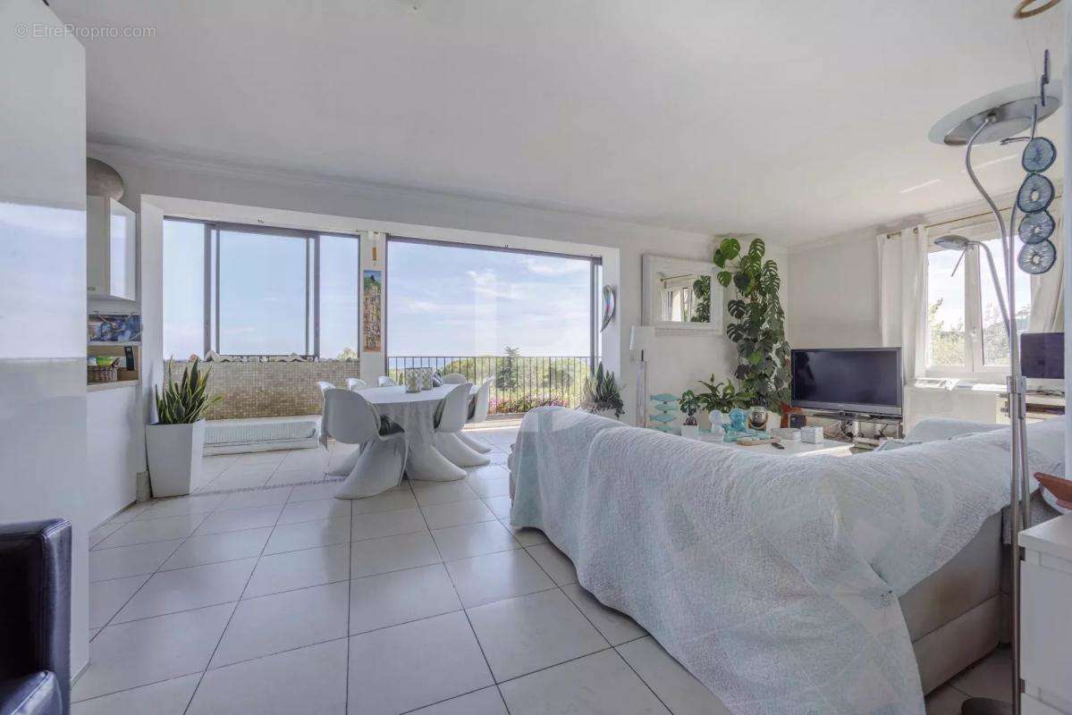 Appartement à VILLENEUVE-LOUBET