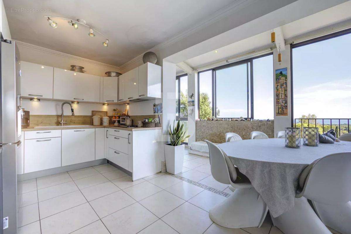 Appartement à VILLENEUVE-LOUBET