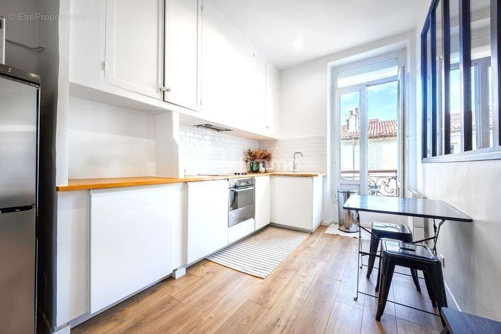 Appartement à MARSEILLE-6E