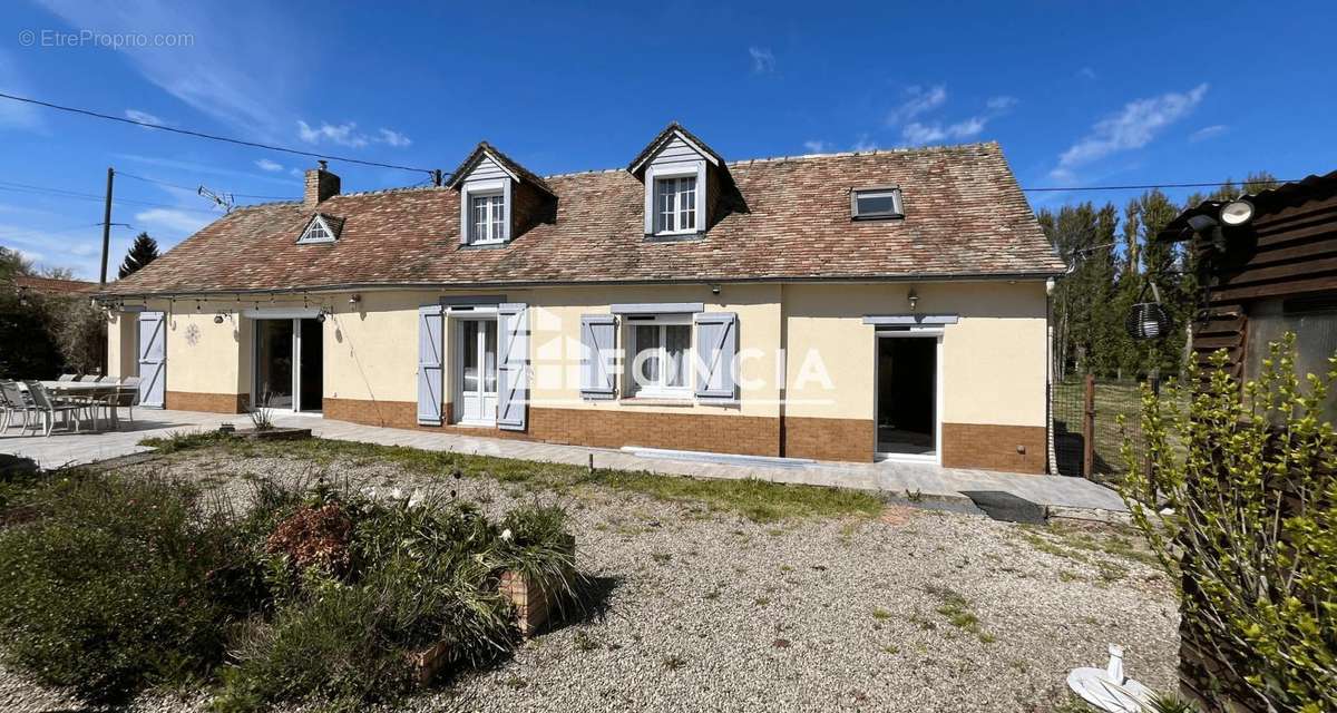 Maison à TORCE-EN-VALLEE