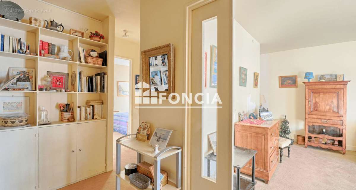 Appartement à PARIS-14E