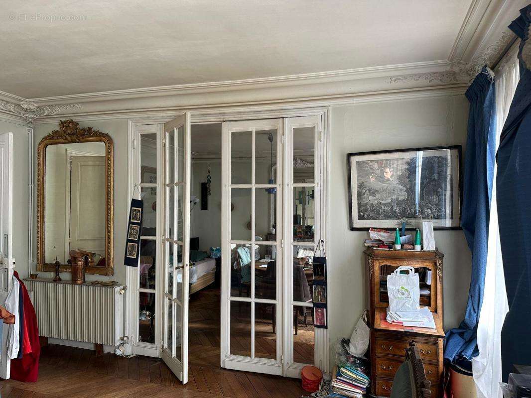 Appartement à PARIS-16E