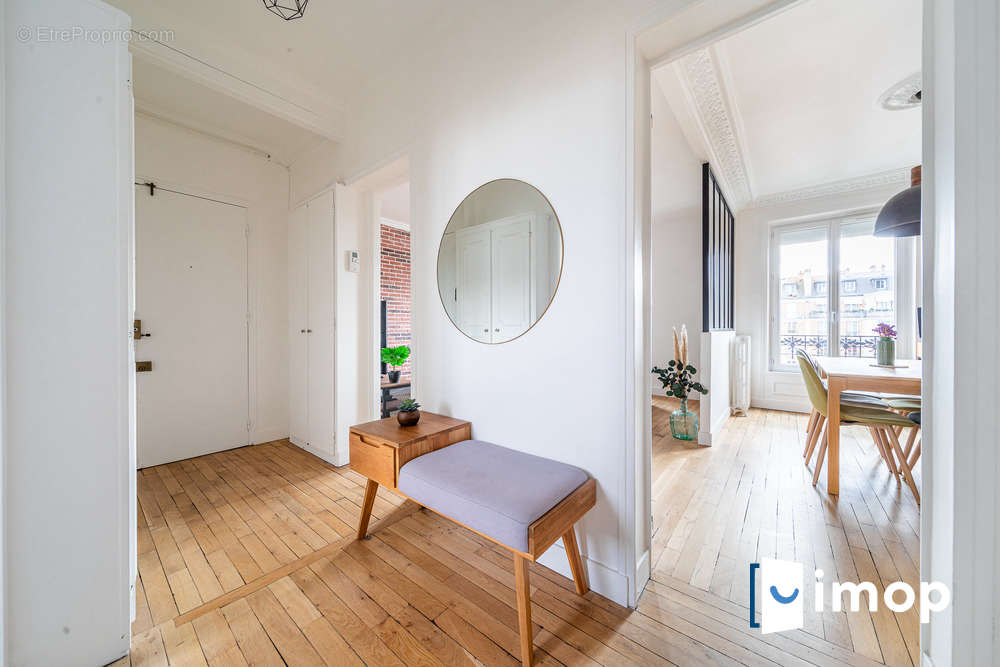 Appartement à COURBEVOIE