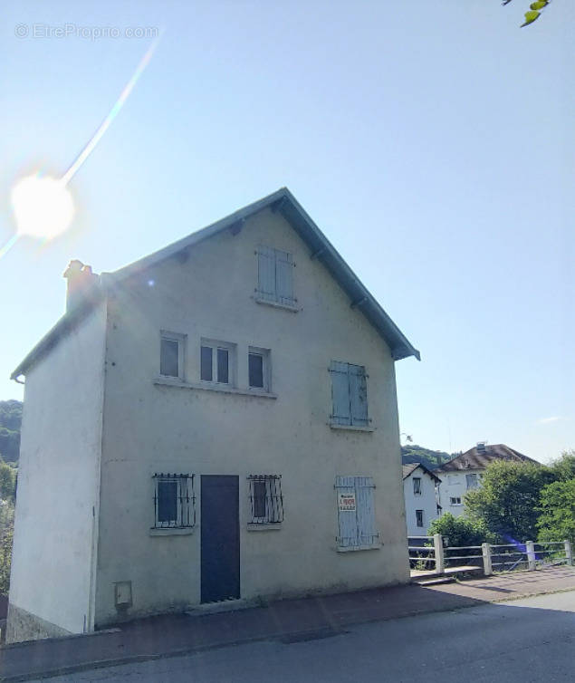 Maison à LAGUENNE