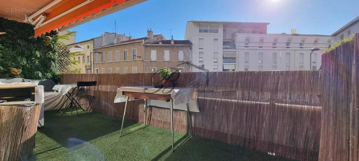 Appartement à MARSEILLE-2E