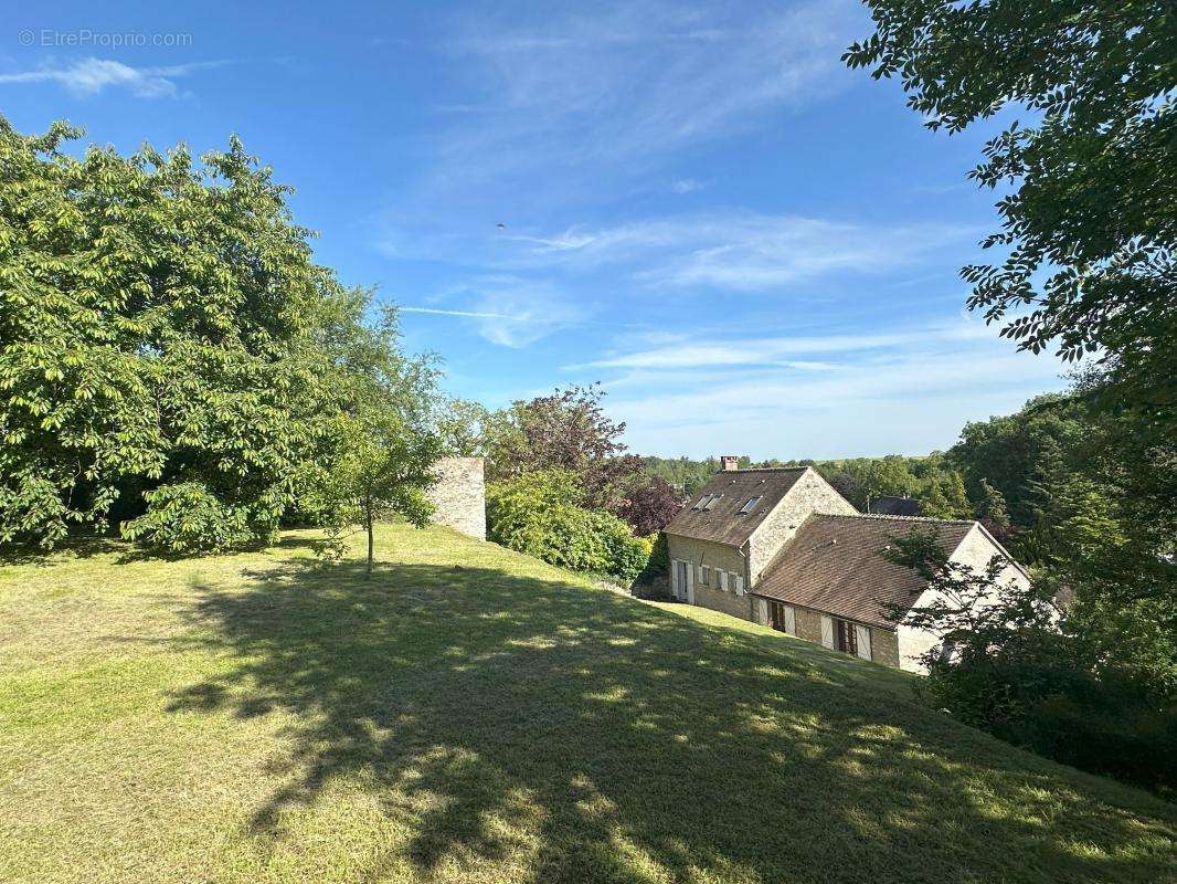 Maison à CHALOU-MOULINEUX