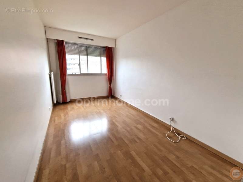 Appartement à MONTROUGE