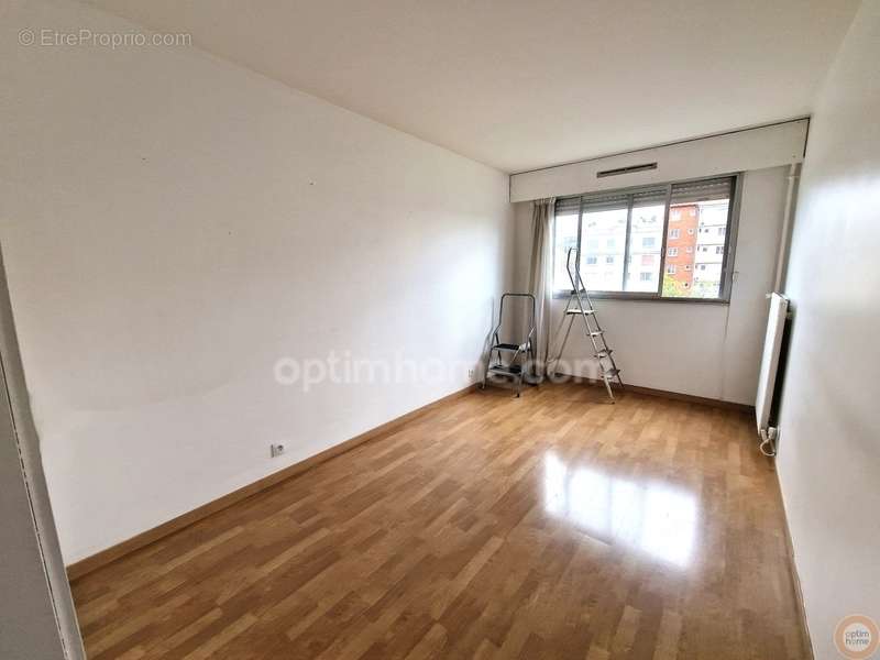 Appartement à MONTROUGE