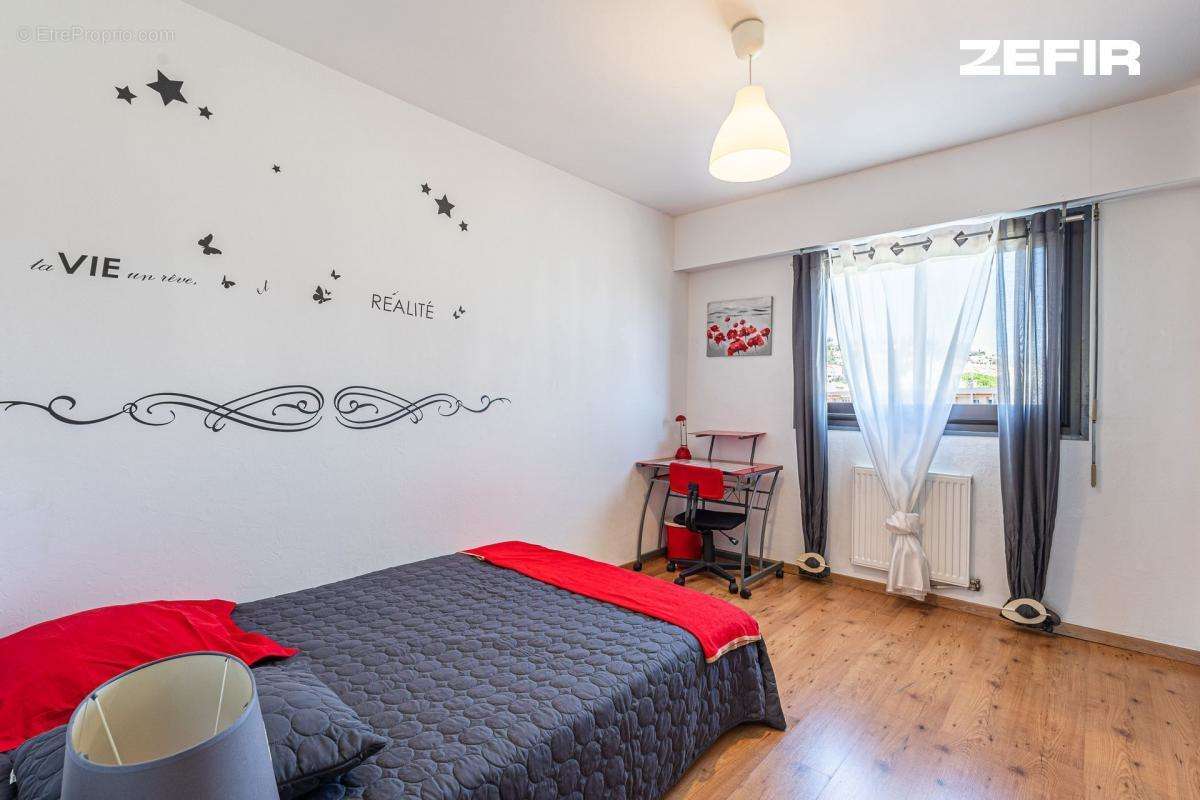 Appartement à MANDELIEU-LA-NAPOULE