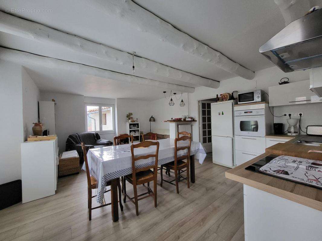 Appartement à SAINT-BRES