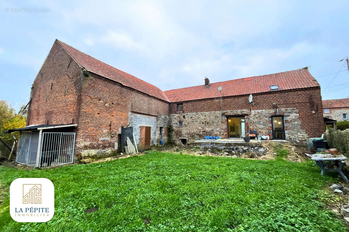 Maison à TAISNIERES-SUR-HON