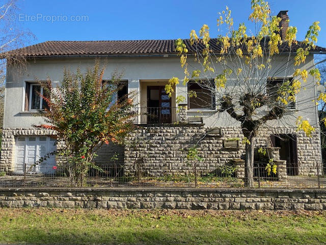 Maison à SAINT-PAUL-DE-SERRE