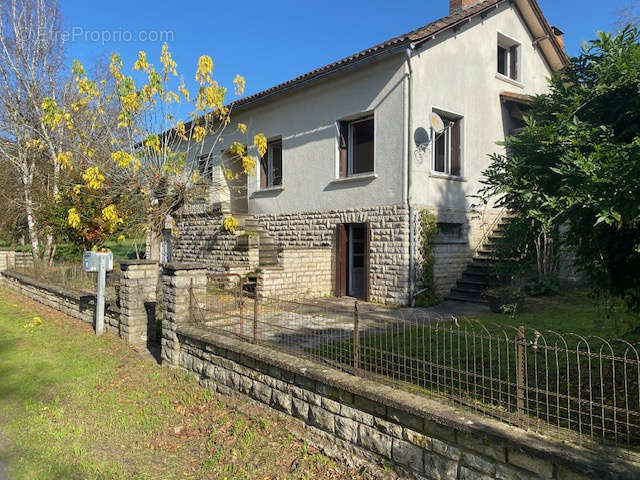 Maison à SAINT-PAUL-DE-SERRE