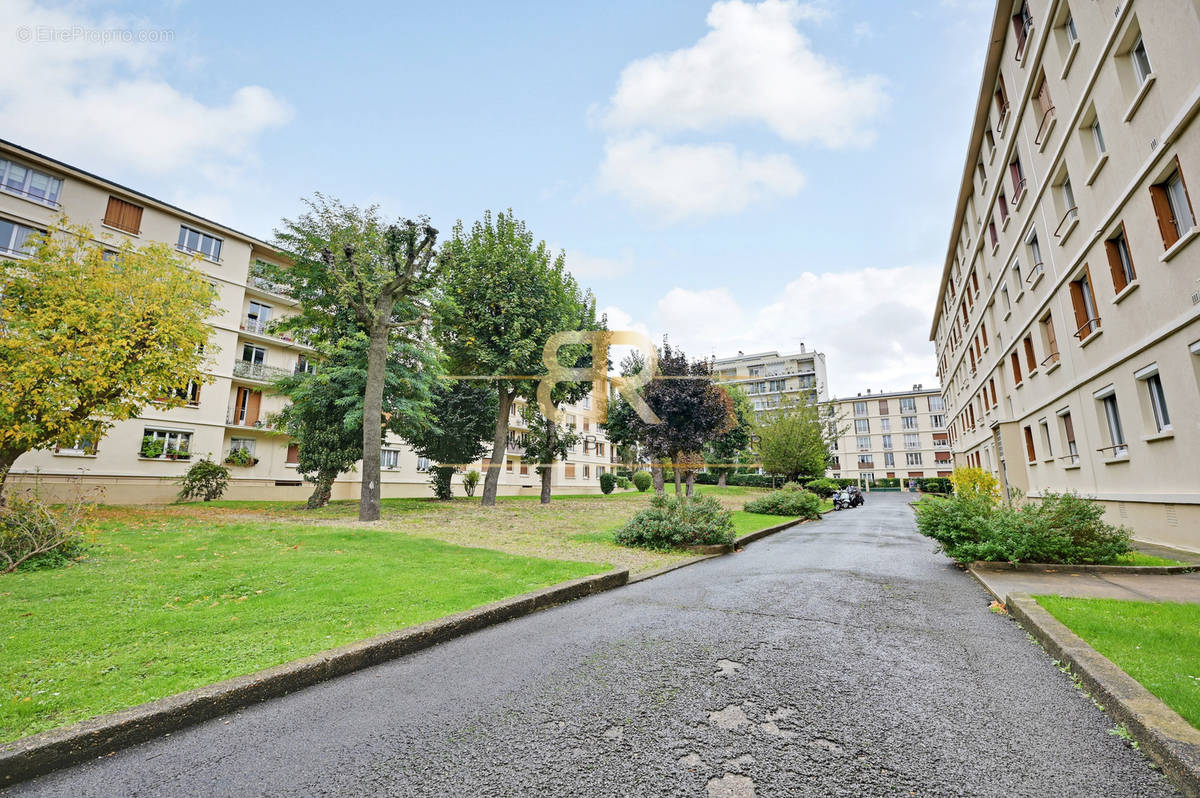 Appartement à CHARENTON-LE-PONT