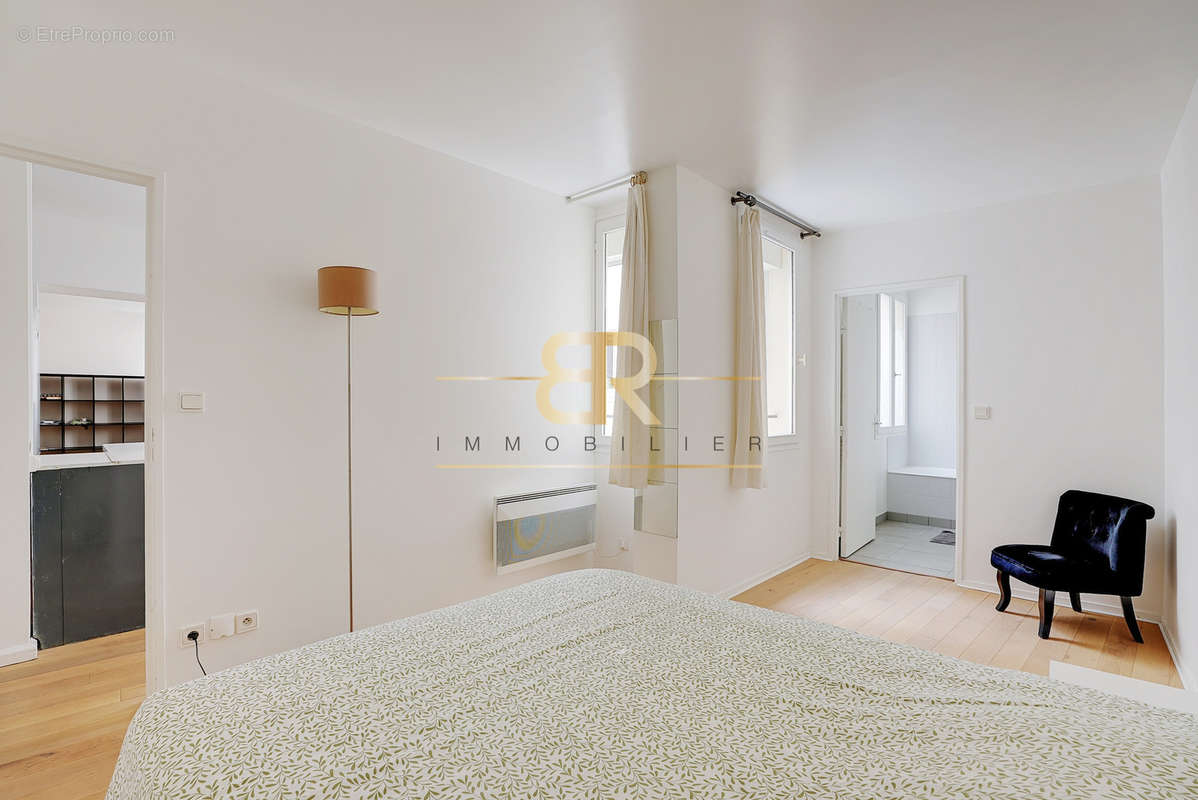 Appartement à PARIS-1E