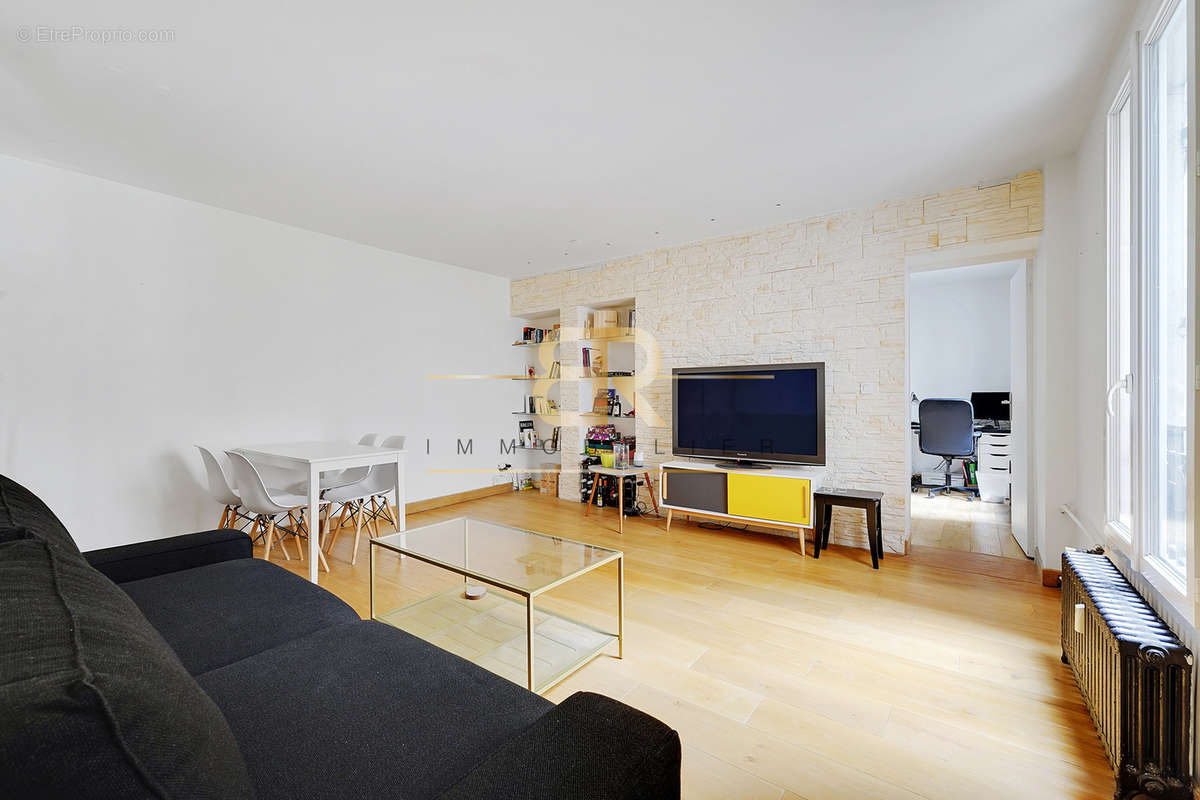 Appartement à PARIS-8E