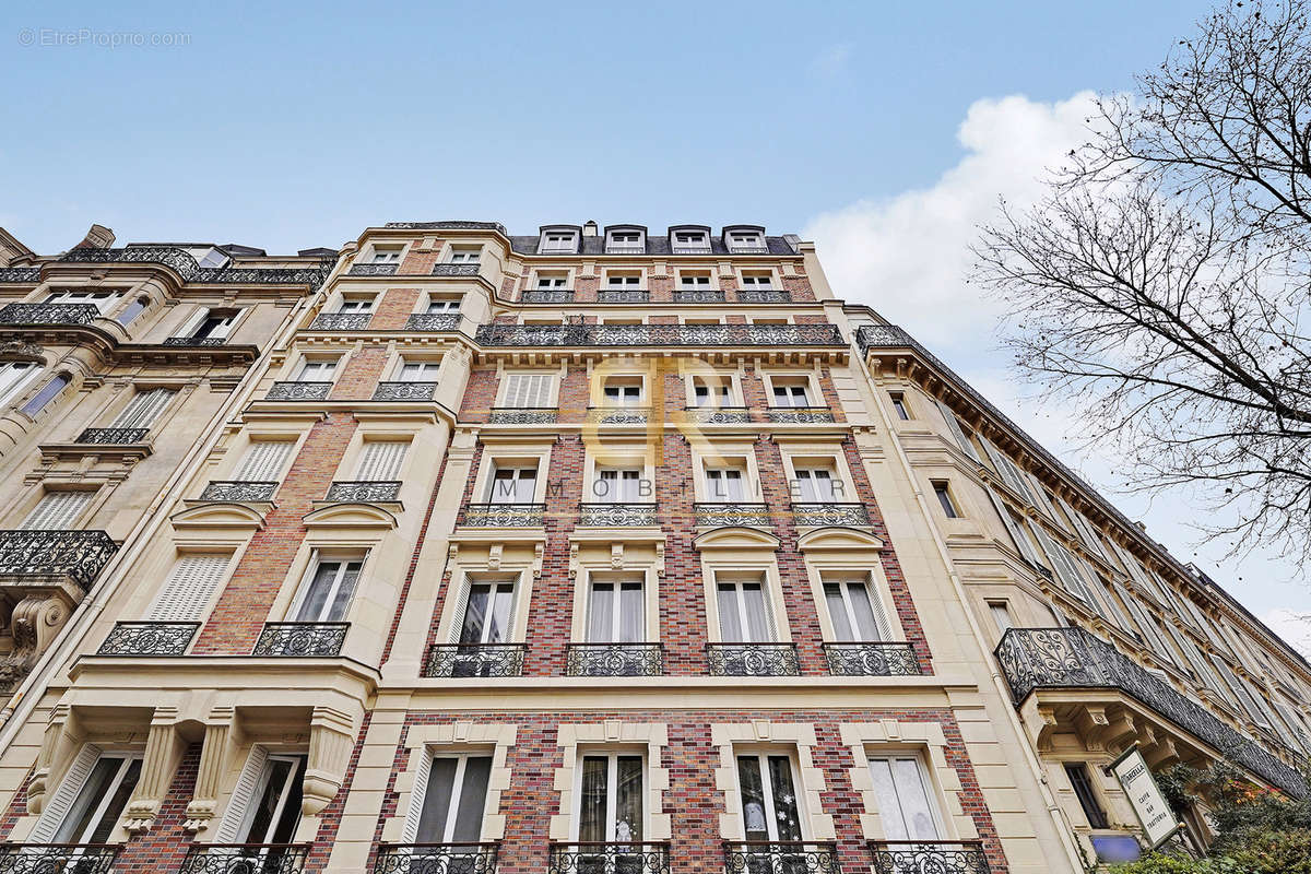 Appartement à PARIS-8E