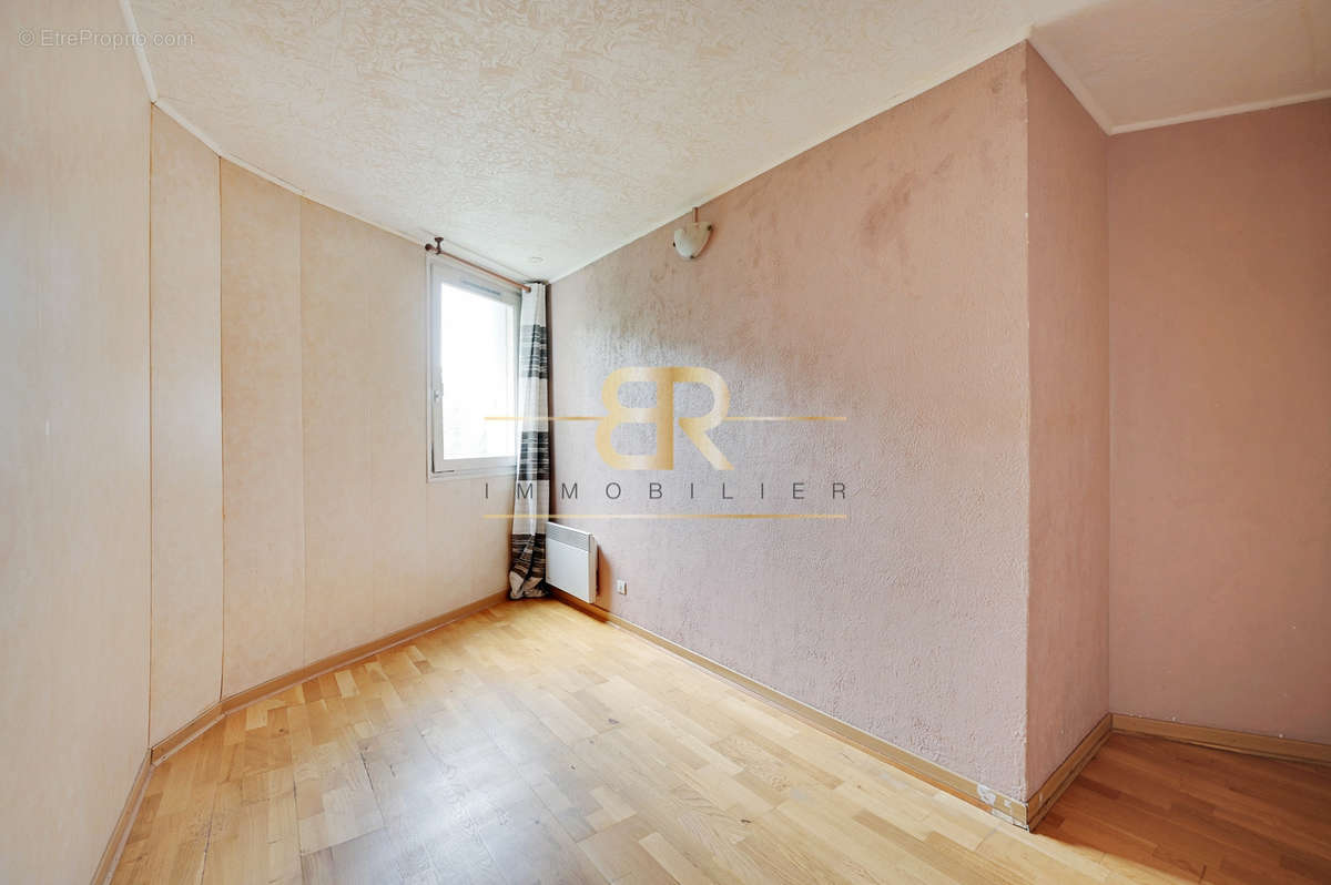 Appartement à AUBERVILLIERS