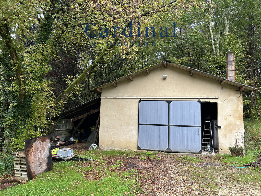 Maison à SAINT-LEON-SUR-L&#039;ISLE