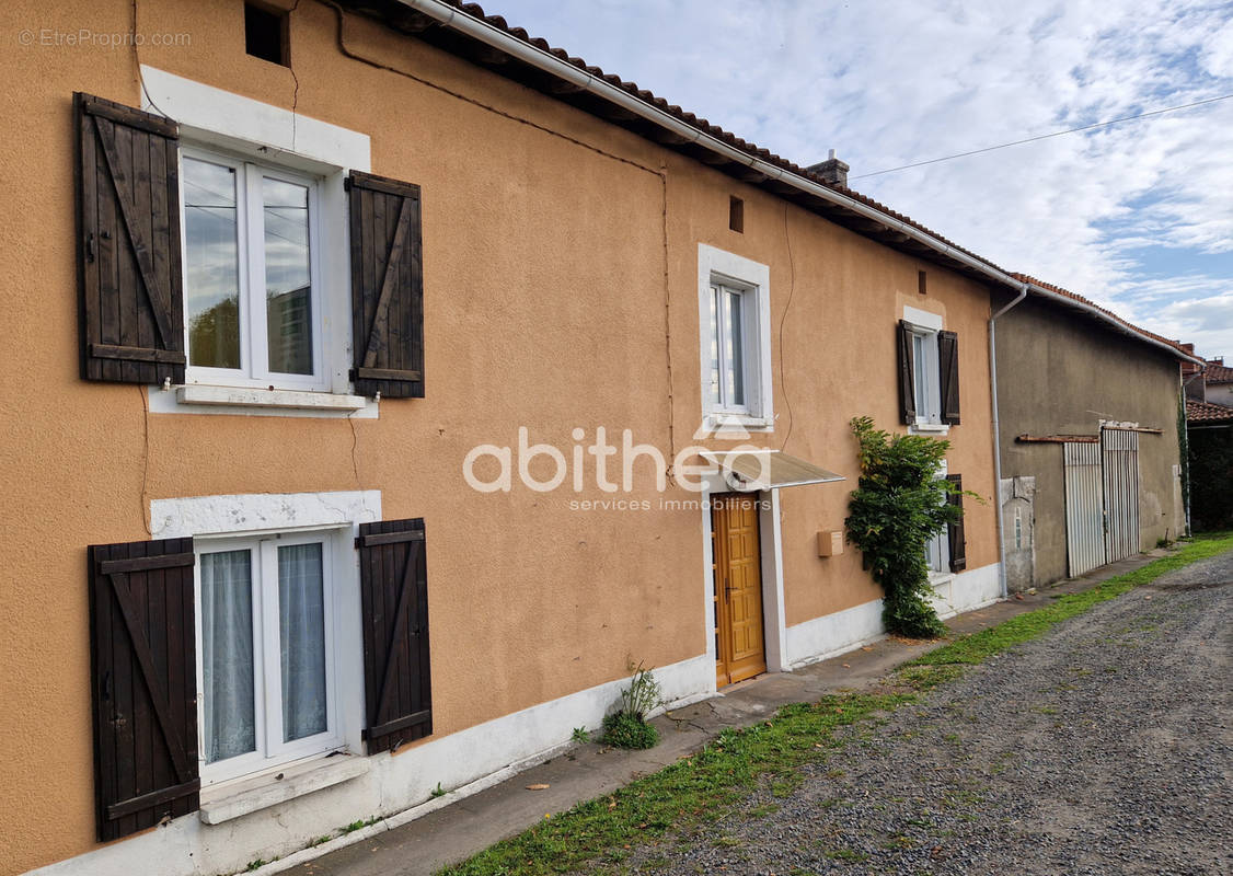 Maison à ROUMAZIERES-LOUBERT