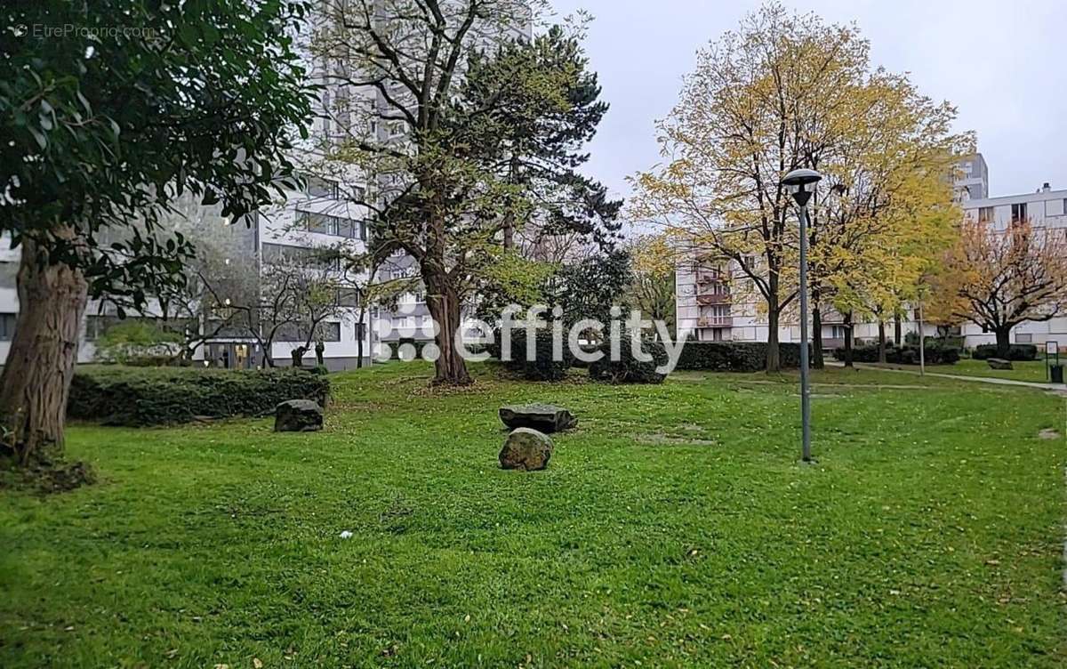 Appartement à ROSNY-SOUS-BOIS