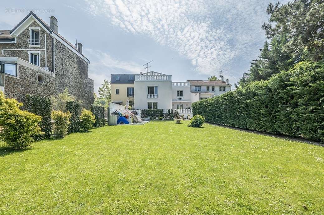 Maison à LE PERREUX-SUR-MARNE