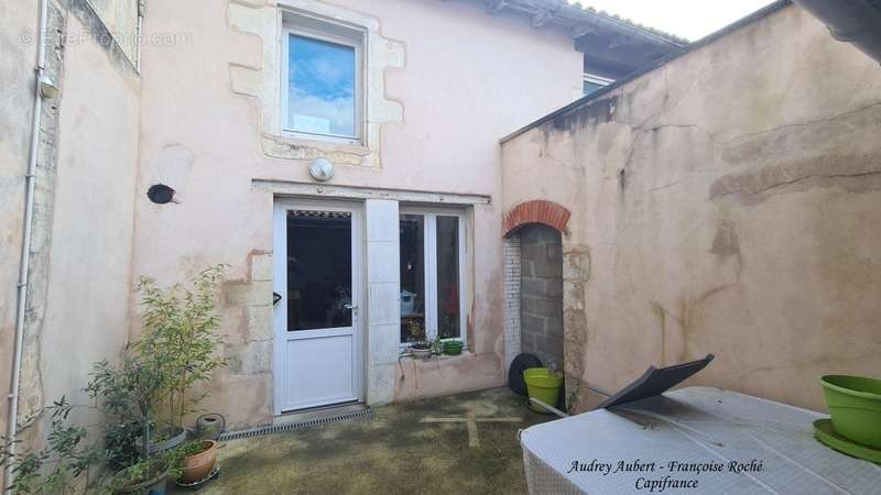 Appartement à TONNAY-BOUTONNE