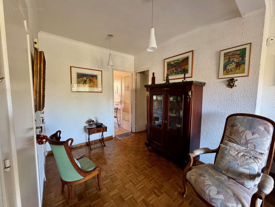 Appartement à MARSEILLE-4E