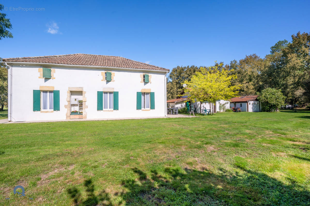 Maison à SAUGNACQ-ET-MURET