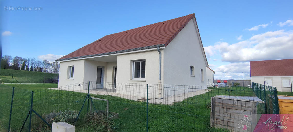 Maison à ROCHEFORT-SUR-NENON