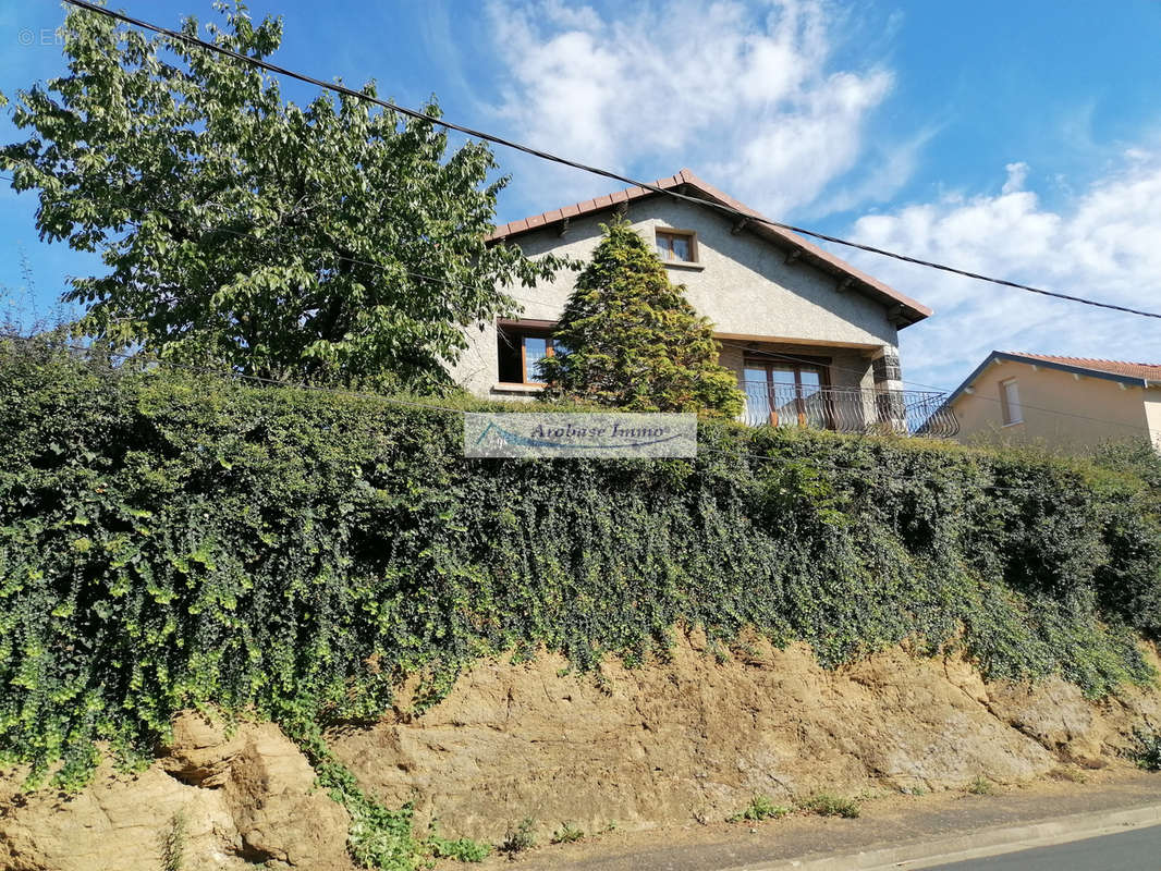 Maison à BRASSAC-LES-MINES