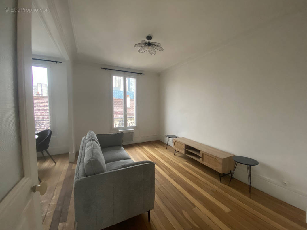 Appartement à COURBEVOIE