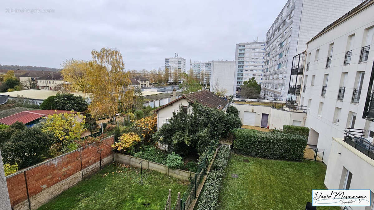 Appartement à LES MUREAUX