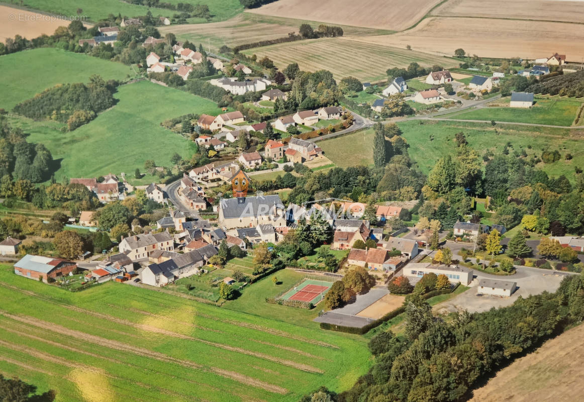 Terrain à SAINT-CALAIS