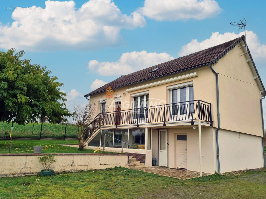 Maison à SAINT-CALAIS