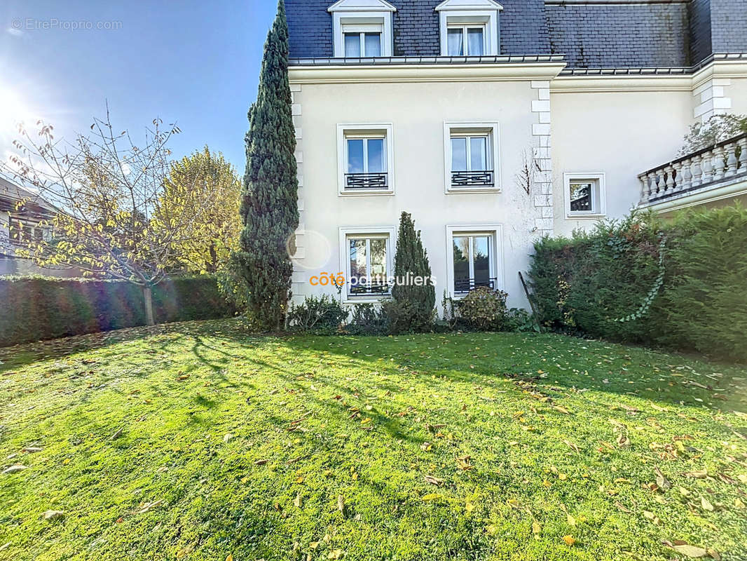 Appartement à SAINT-MAUR-DES-FOSSES