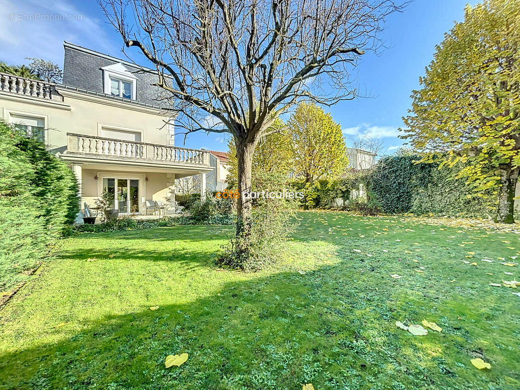 Appartement à SAINT-MAUR-DES-FOSSES