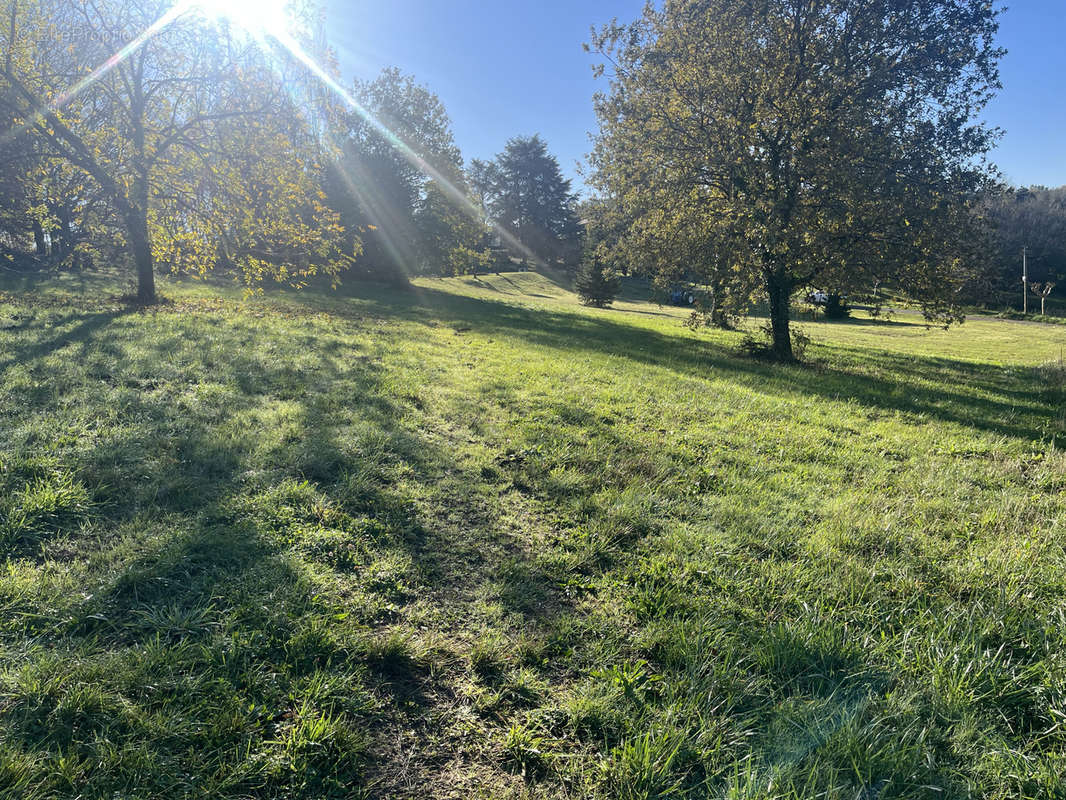 Terrain à SARLAT-LA-CANEDA