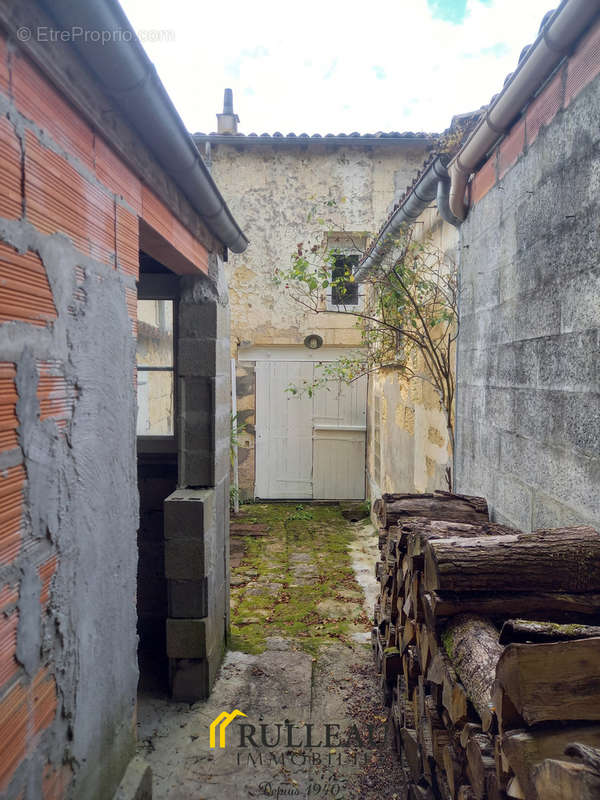 Maison à BAYON-SUR-GIRONDE