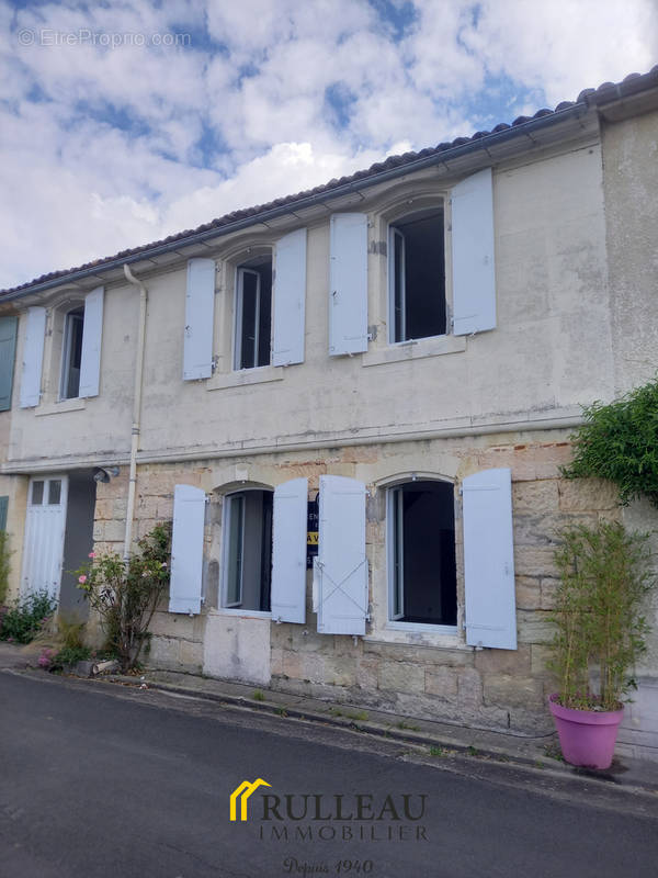 Maison à BAYON-SUR-GIRONDE