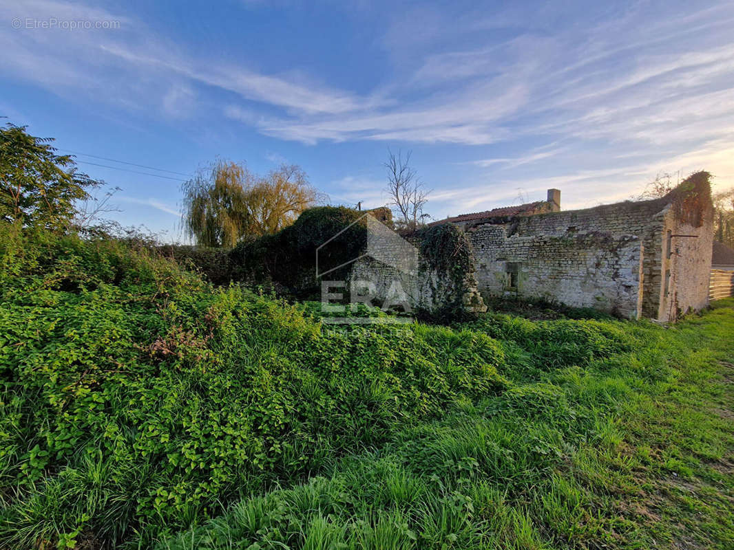 Maison à SAINT-CREPIN