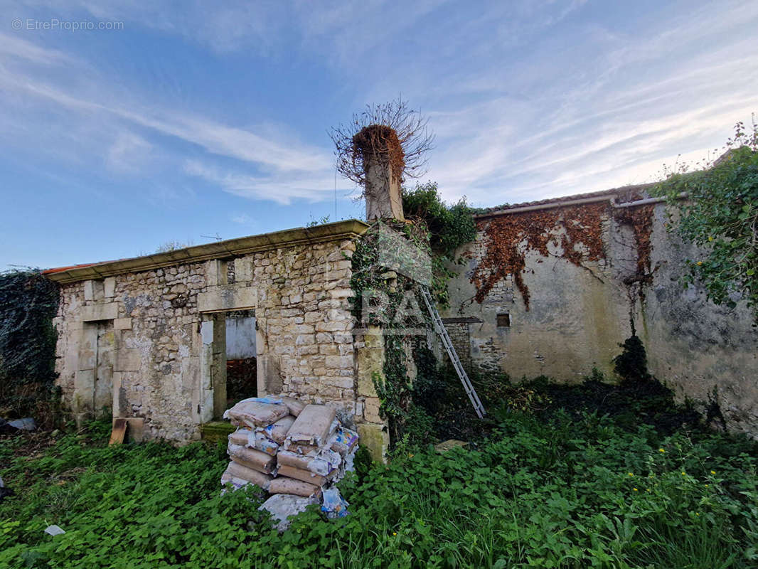 Maison à SAINT-CREPIN